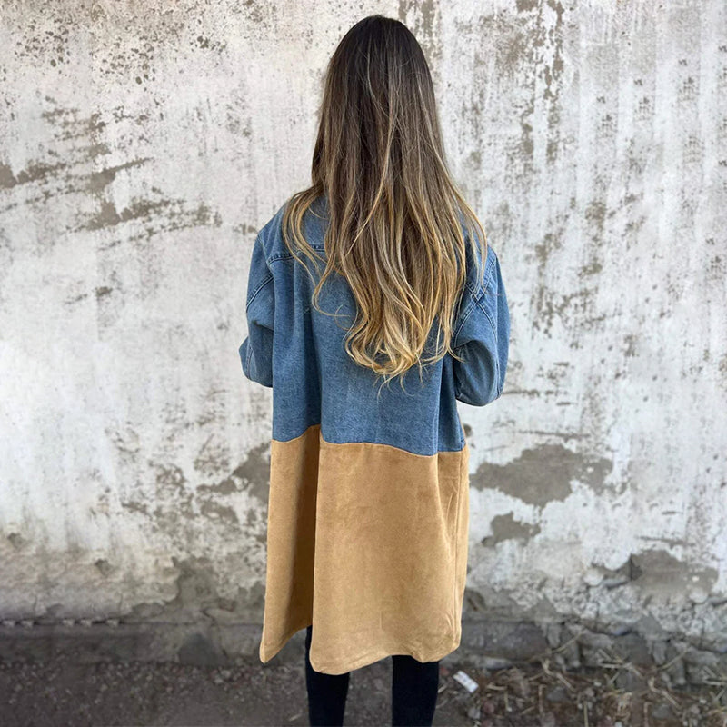 Mellomlang trenchcoat med sømmer i denim